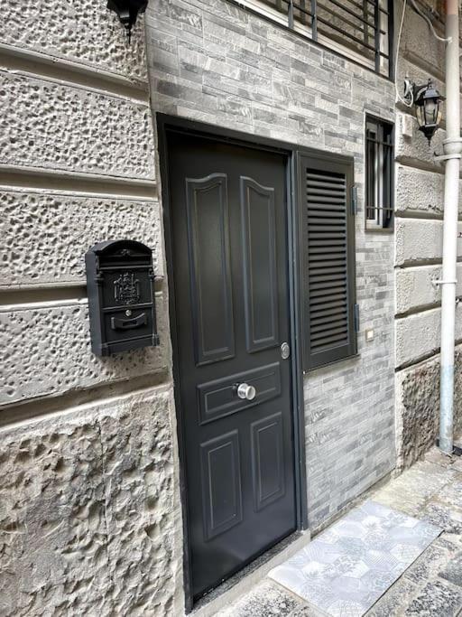 White House Spacca Napoli Exterior foto